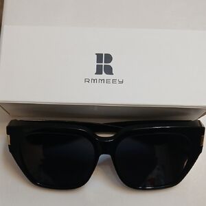 RMMEEY Polarized Sunglasses That Fit Over Glasses For Women And Men.